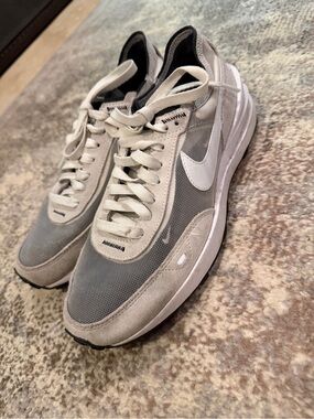Nike Women’s Grey and White Low-Top Sneakers